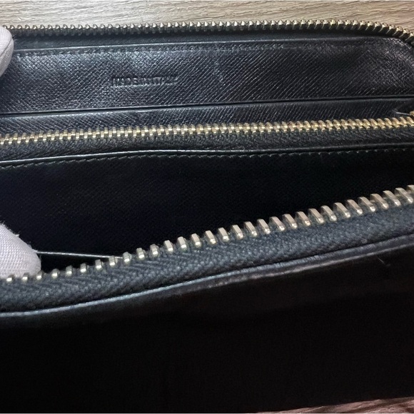Prada Black Zippy Wallet in Nylon - GUC - Picture 6 of 7